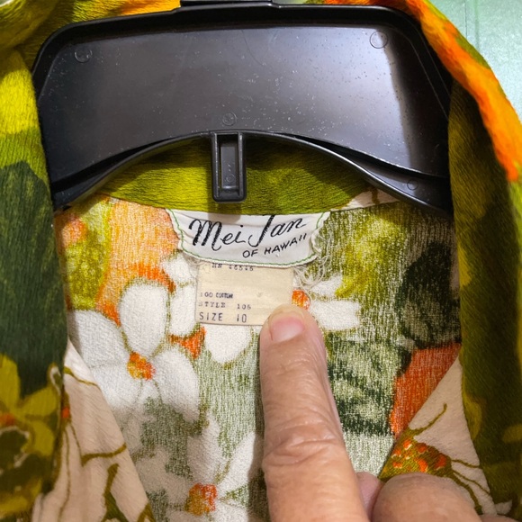 Hawaii Women’s Vintage blouse - Picture 3 of 4